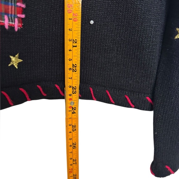 Reference Point Women’s Ugly Christmas Sweater Winter Scene Size Medium - Picture 9 of 10